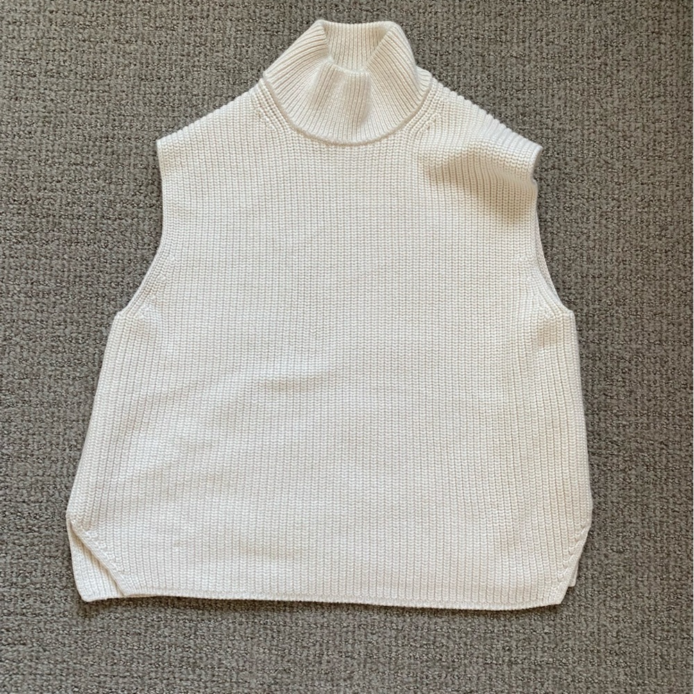 Abercrombie & Fitch Ivory Mock Neck Sweater Vest Knit Top